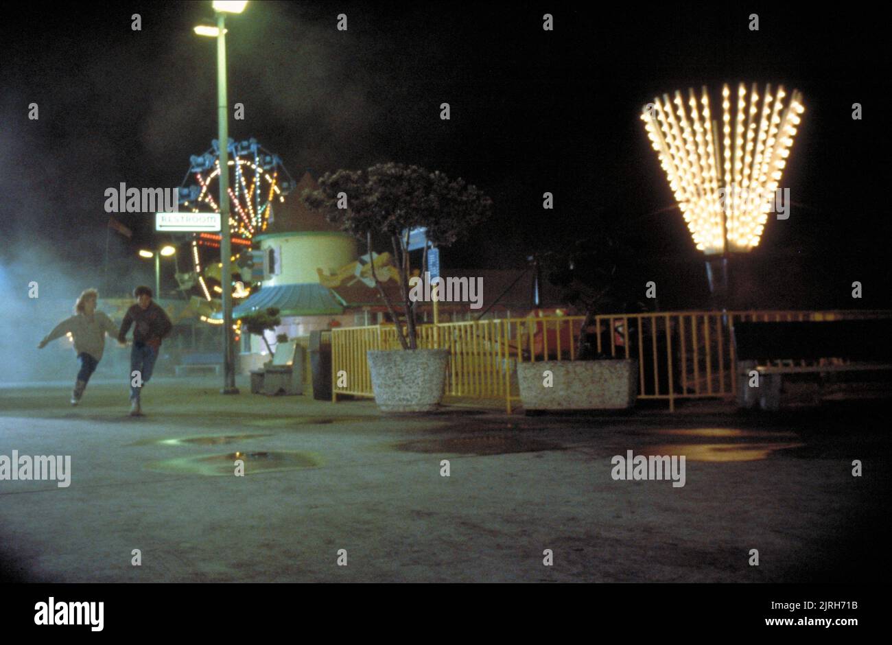 SUZANNE SNYDER, GRANT CRAMER, KILLER AAAHHH À PARTIR DE L'ESPACE, 1988 Banque D'Images