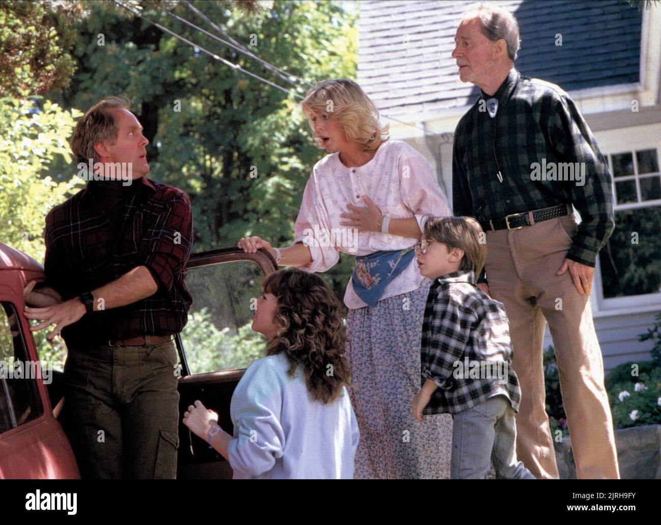 JOHN LITHGOW, MARGARET LANGRICK, JOSHUA RUDOY, MELINDA DILLON, DON AMECHE, BIGFOOT ET LES Henderson, 1987 Banque D'Images