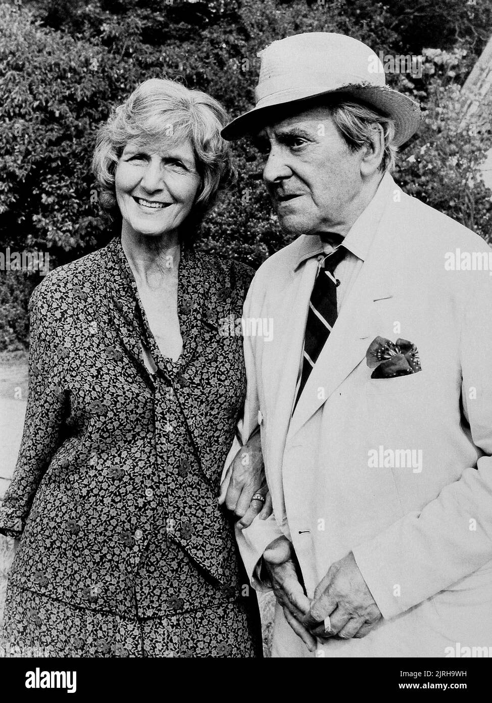 YVONNE COULETTE, JOHN LE MESURIER, HOMME MARIÉ, 1983 Banque D'Images