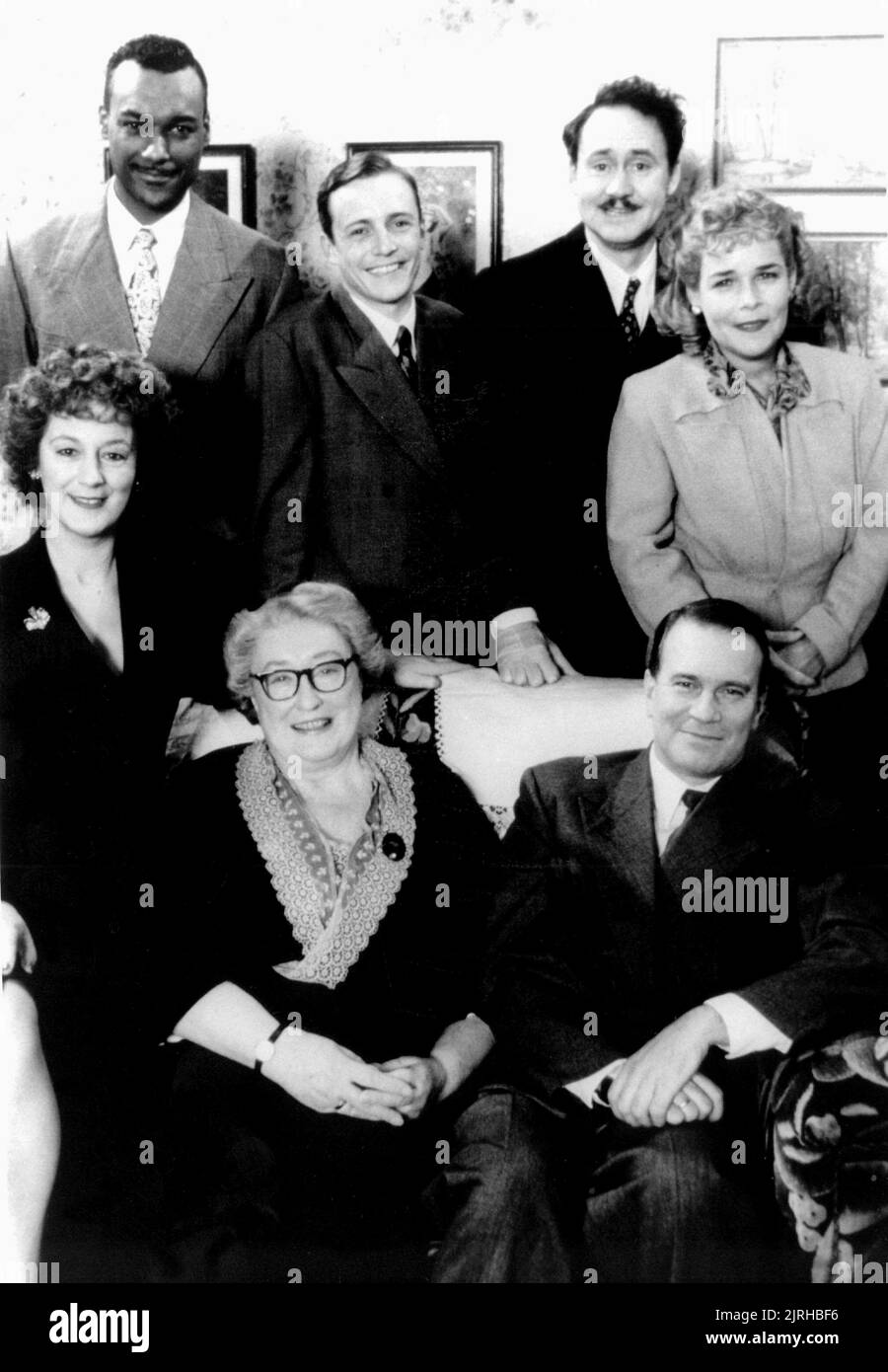 NICKY HENSON, ELIZABETH SPRIGGS, MAGGIE STEED, Linda Robson, NIGEL PLANER, LEE WHITLOCK, COLIN HAWKSLEY, briller sur HARVEY MOON, 1982 Banque D'Images
