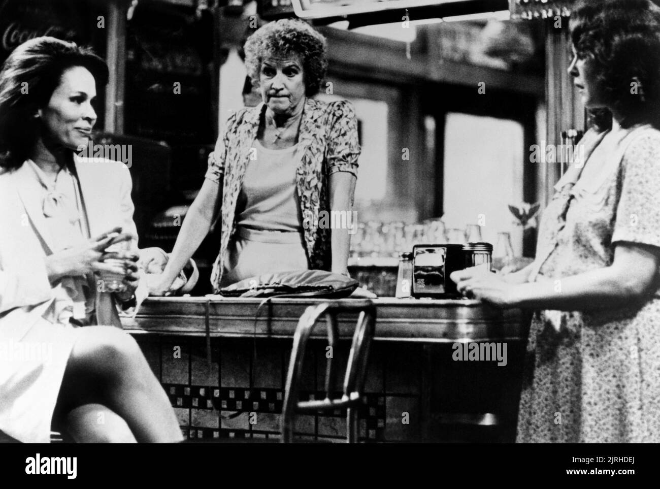 SANDY DENNIS, KAREN BLACK, SUDIE BOND, REVENIR À LA CINQ ET DIME Jimmy Dean, 1982 Banque D'Images