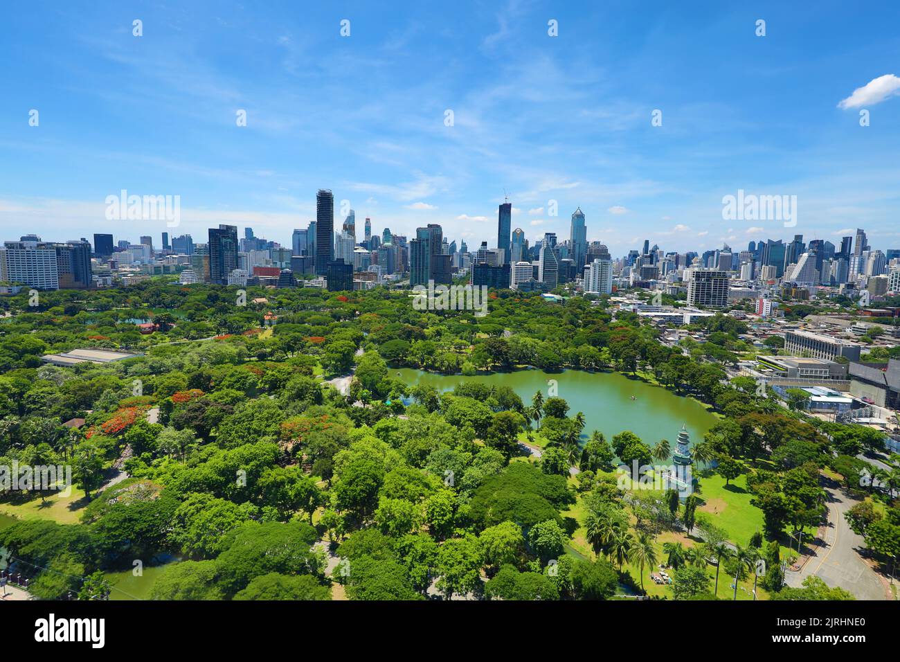 Vue sur la ville de Bangkok et parc Lumphini, Bangkok, Thaïlande Banque D'Images