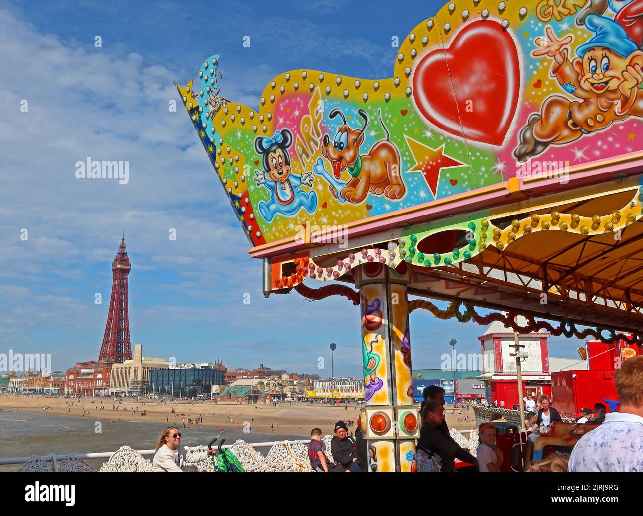 Tour et promenade de Blackpool, vue de Central Piers Victorian 1868 BoardWalk, Blackpool, Lancashire, Angleterre, Royaume-Uni, FY1 5BB Banque D'Images