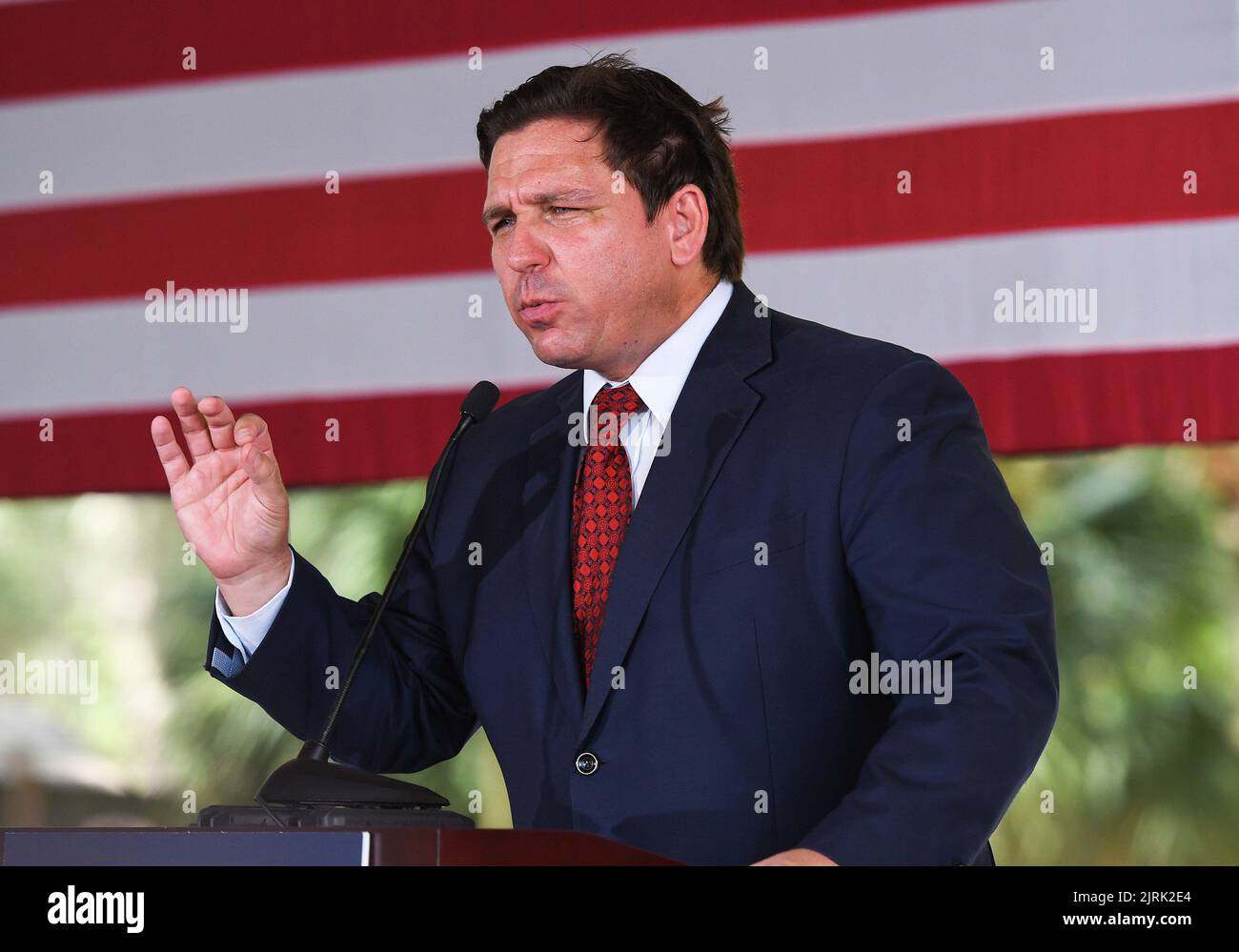 Genève, États-Unis. 24th août 2022. Gov. Floride Ron DeSantis parle à ses supporters lors d'un arrêt de campagne lors du Keep Florida Free Tour au Horsepower Ranch à Genève, en Floride. DeSantis fait face à l'ancien Gov de Floride. Charlie Crist aux élections de novembre. (Photo de Paul Hennessy/SOPA Images/Sipa USA) crédit: SIPA USA/Alay Live News Banque D'Images