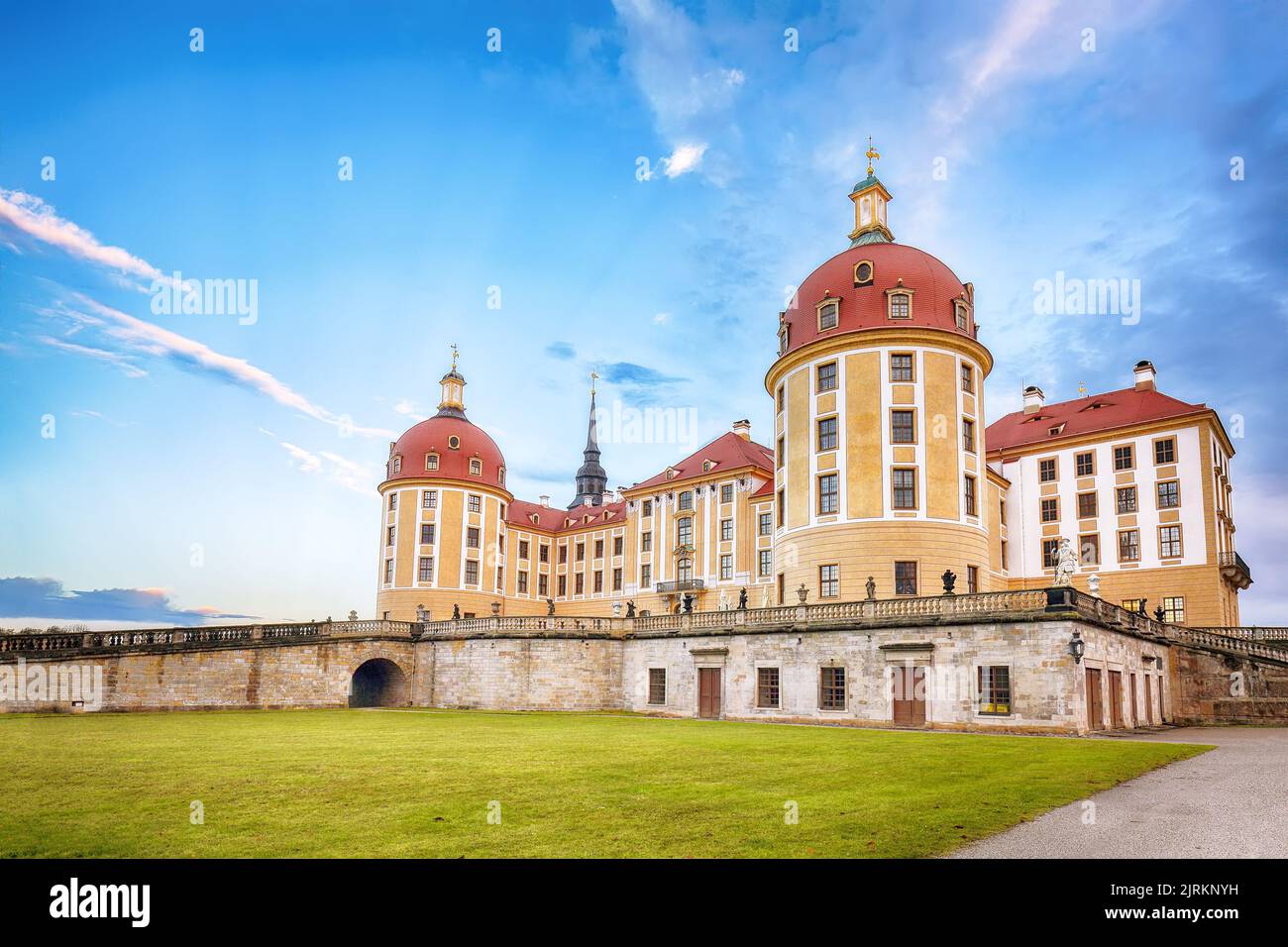 Vue à couper le souffle sur le château de Moritzburg près de Dresde. Destination touristique populaire. Lieu: Moritzburg, Etat de Saxe, Allemagne, Europe Banque D'Images