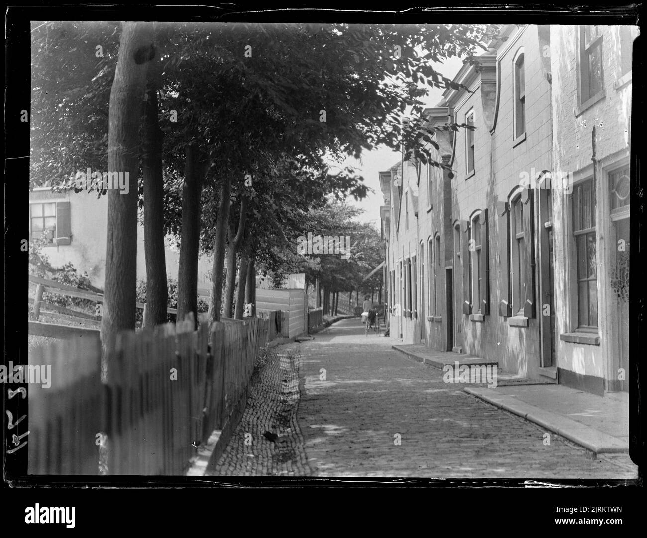 Maisons mitoyennes, 1906-1917, Europe, par George Crombie. Banque D'Images