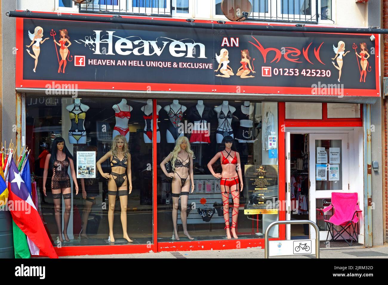 Heaven an Hell, magasin unique et exclusif pour adultes, 14-16 Waterloo Rd, Blackpool , Lancs, Angleterre, ROYAUME-UNI, FY4 1AD Banque D'Images