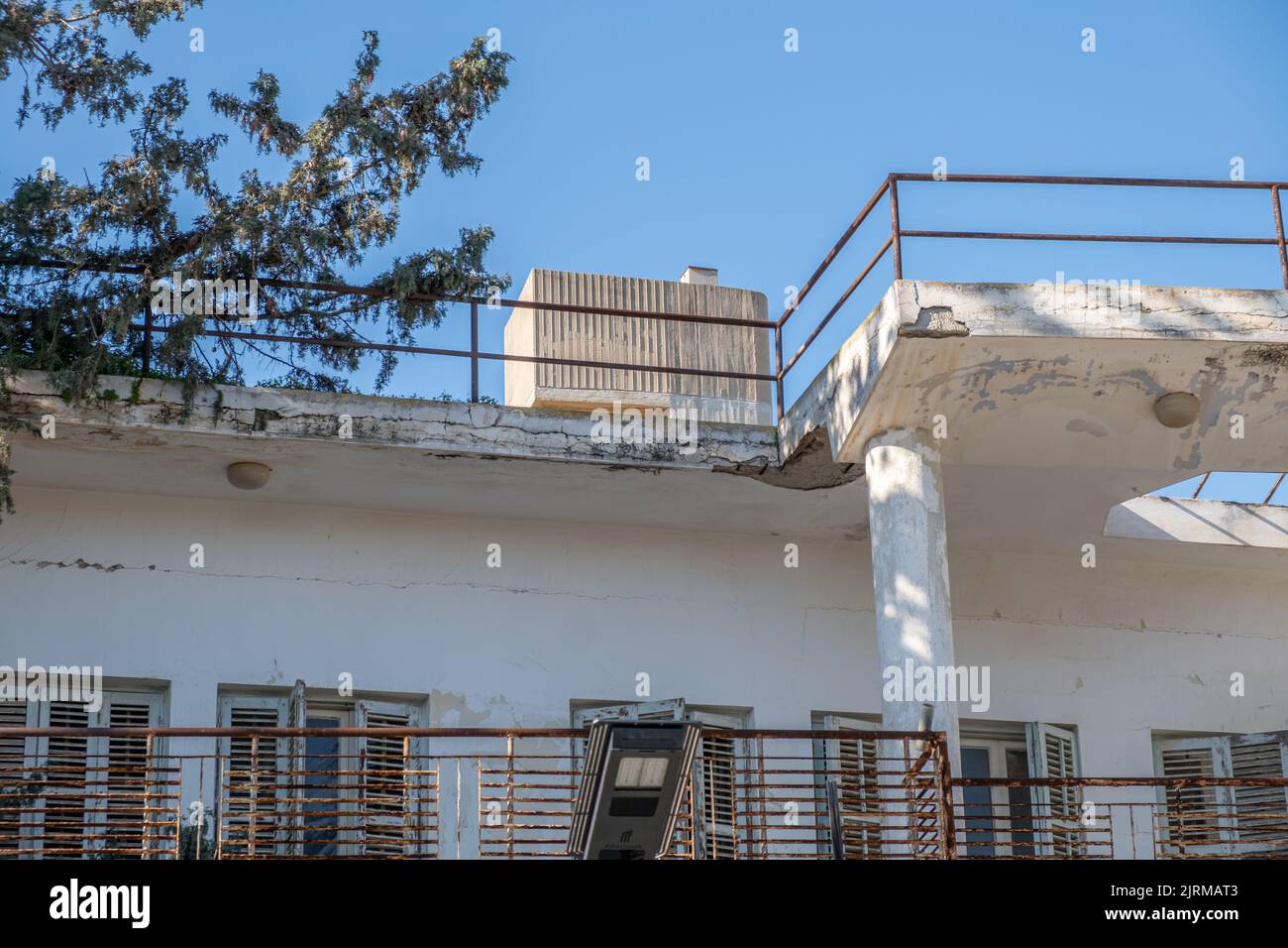 Varosha, Famagusta, Chypre - juin 2021 : ville abandonnée, ville fantôme, le nom local est 'Kapali Maras'. Banque D'Images