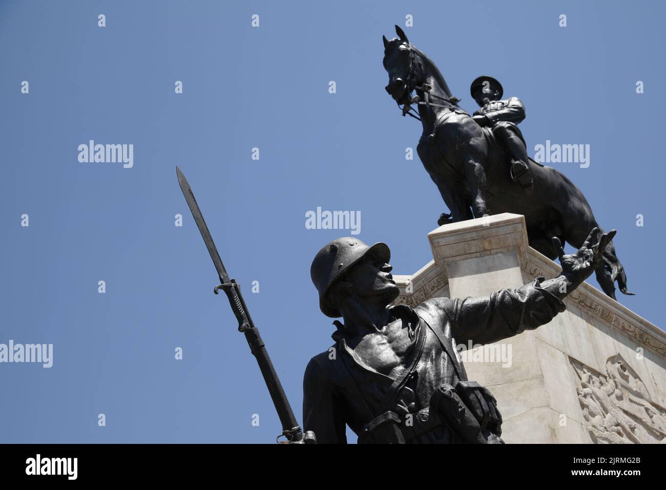 Statue d'Ataturk dans le monument de la victoire à Ankara City, Turkiye Banque D'Images