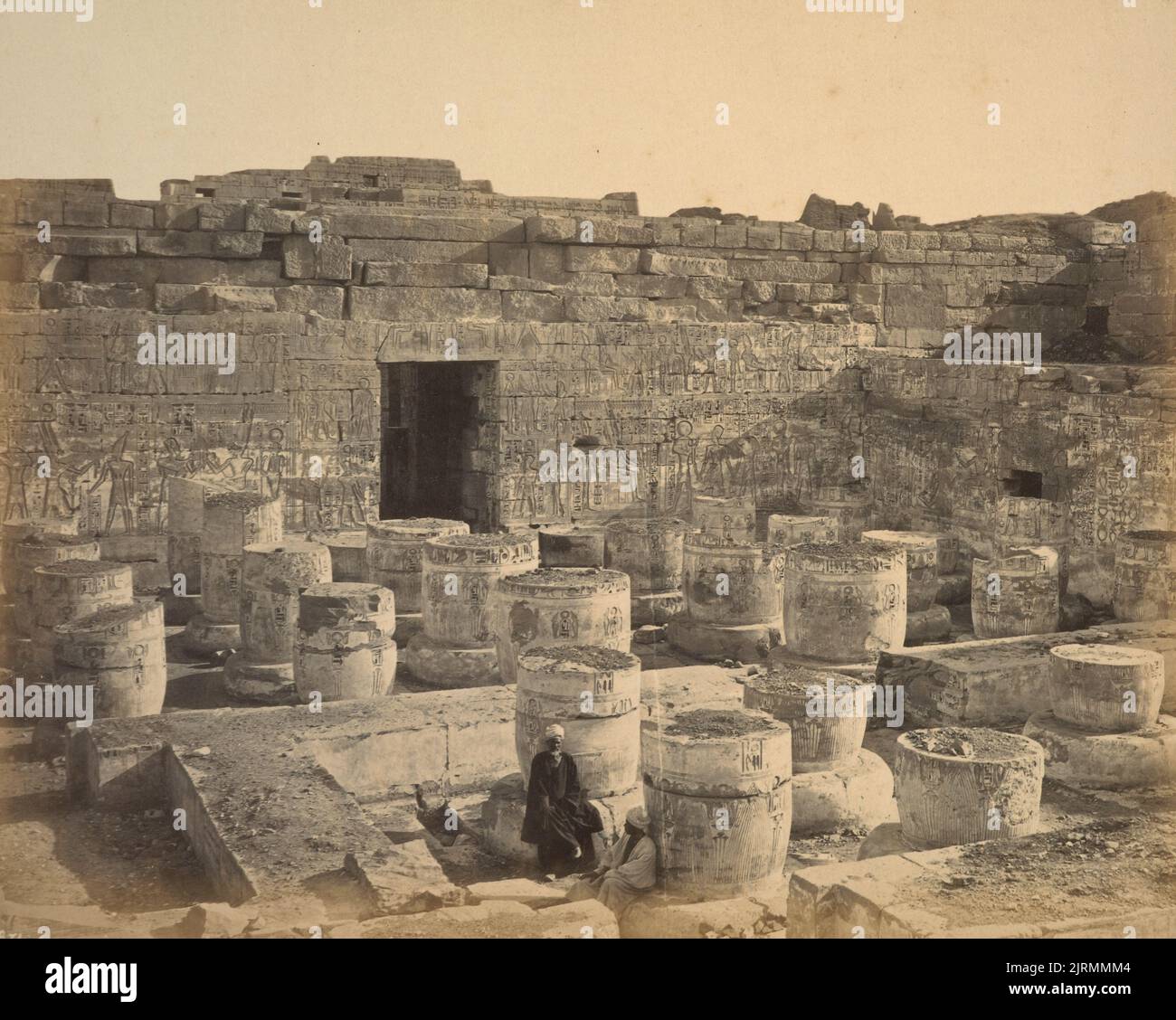 Medinet Habu, vestiges de la salle des colonnes, 1857, Medinet Habu, de Francis Frith. Banque D'Images