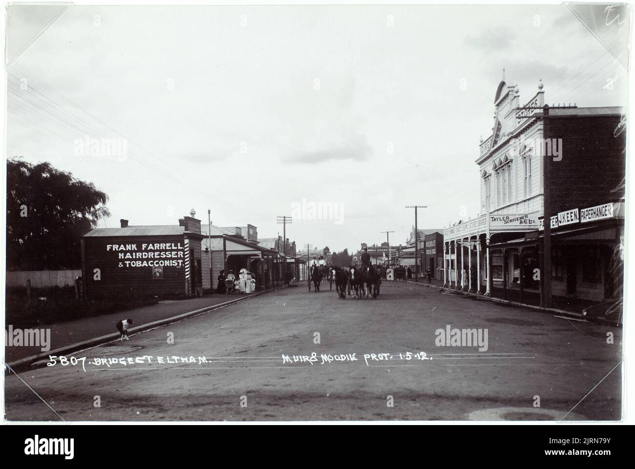 Bridge Street, Eltham, 1912, Eltham, par Muir & Moodie. Banque D'Images