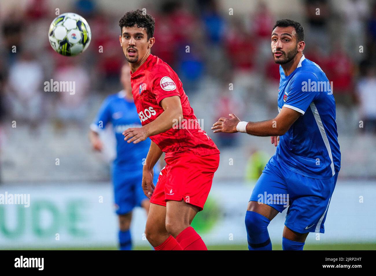BARCELOS - (lr) Tomas Araujo de Gil Vicente FC, Vangelis Pavlidis d'AZ Alkmaar pendant le match de la Ligue des conférences de l'UEFA entre GIL Vicente et AZ Alkmaar à l'Estadio Cidade de Barcelos sur 25 août 2022 à Barcelos, Portugal. ANP ED DU POL Banque D'Images