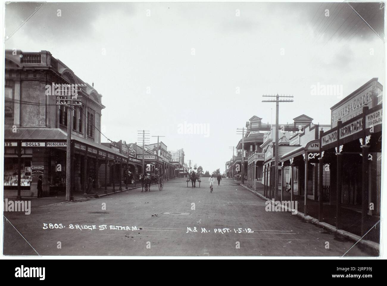 Bridge Street, Eltham, 1912, Eltham, par Muir & Moodie. Banque D'Images