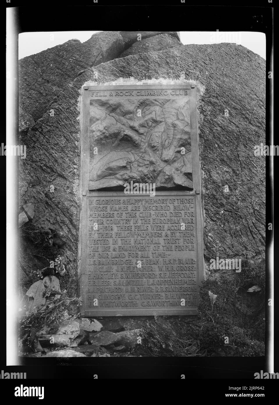 Plaque commémorative du Club d'escalade et de chute, 1920s, Angleterre, fabricant inconnu. Banque D'Images