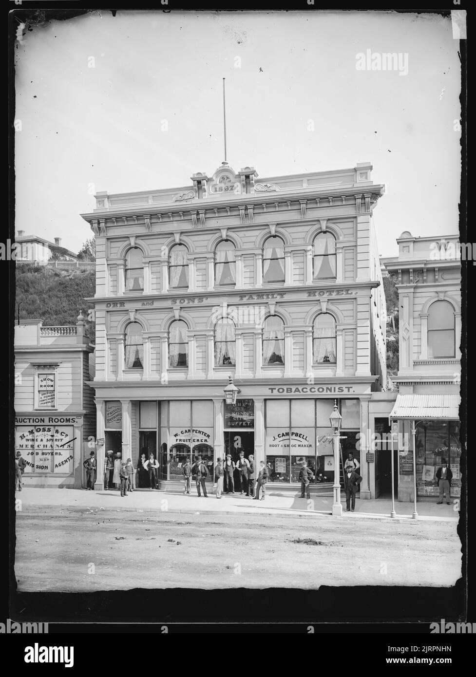 Orr and Sons Family Hotel, Lambton Quay, 1870, Wellington, par James Bragge. Banque D'Images