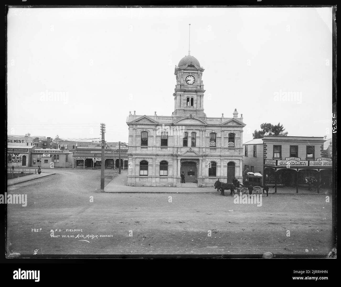 Bureau de poste général, Fielding [sic], vers 1905, Nouvelle-Zélande, par Muir & Moodie. Banque D'Images