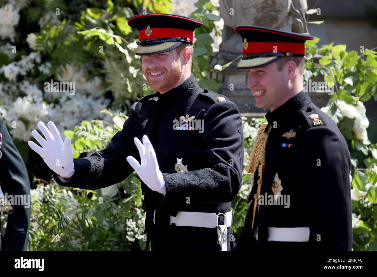 Photo du dossier datée du 19/05/18, du prince Harry (à gauche) et du duc de Cambridge arrivant à la chapelle Saint-Georges, au château de Windsor, avant le mariage du prince Harry à Meghan Markle. Leur mère Diana, princesse de Galles, a été tuée sur 31 août 1997 dans un accident de voiture dans le tunnel du Pont de l'Alma à Paris. Date de publication : vendredi 26 août 2022. Banque D'Images