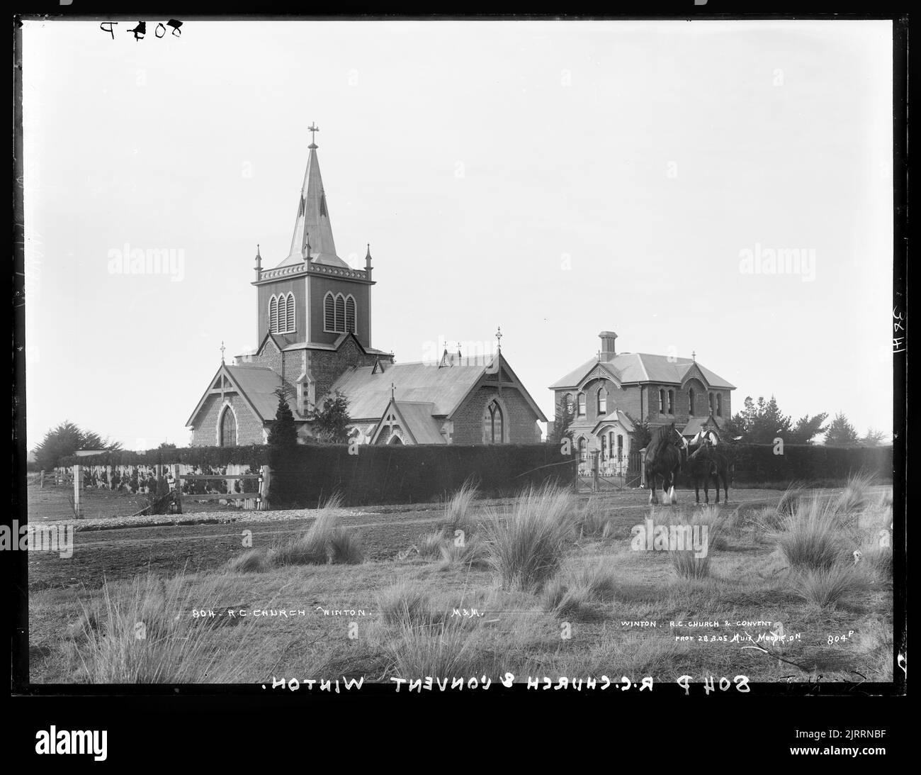 Winton, Eglise catholique romaine et couvent, vers 1905, Nouvelle-Zélande, par Muir & Moodie. Banque D'Images