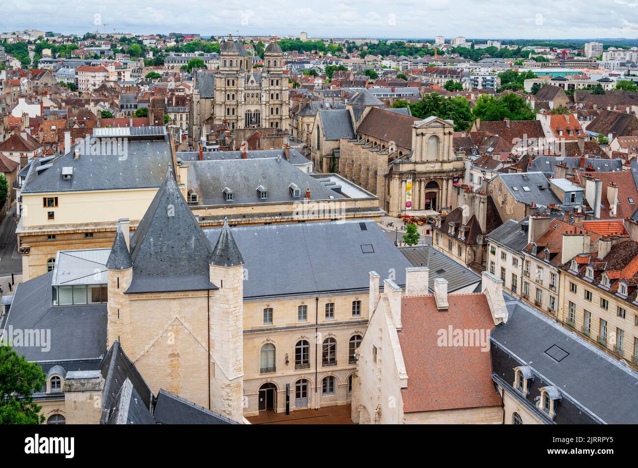 La ville intérieure de Dijon vue de la Tour Philippe le bon iin 46 m de hauteur Banque D'Images