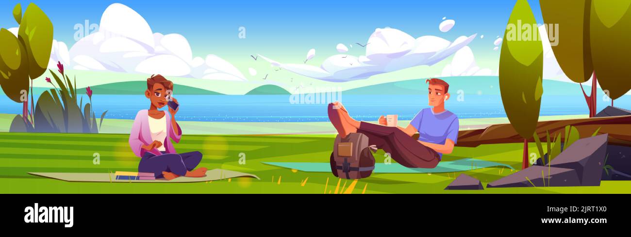 Homme et femme se détendent sur une pelouse verte au bord du lac. Paysage de la nature de dessin animé avec des jeunes personnages de couple assis sur des tapis avec tasse et téléphone mobile. Péop Illustration de Vecteur