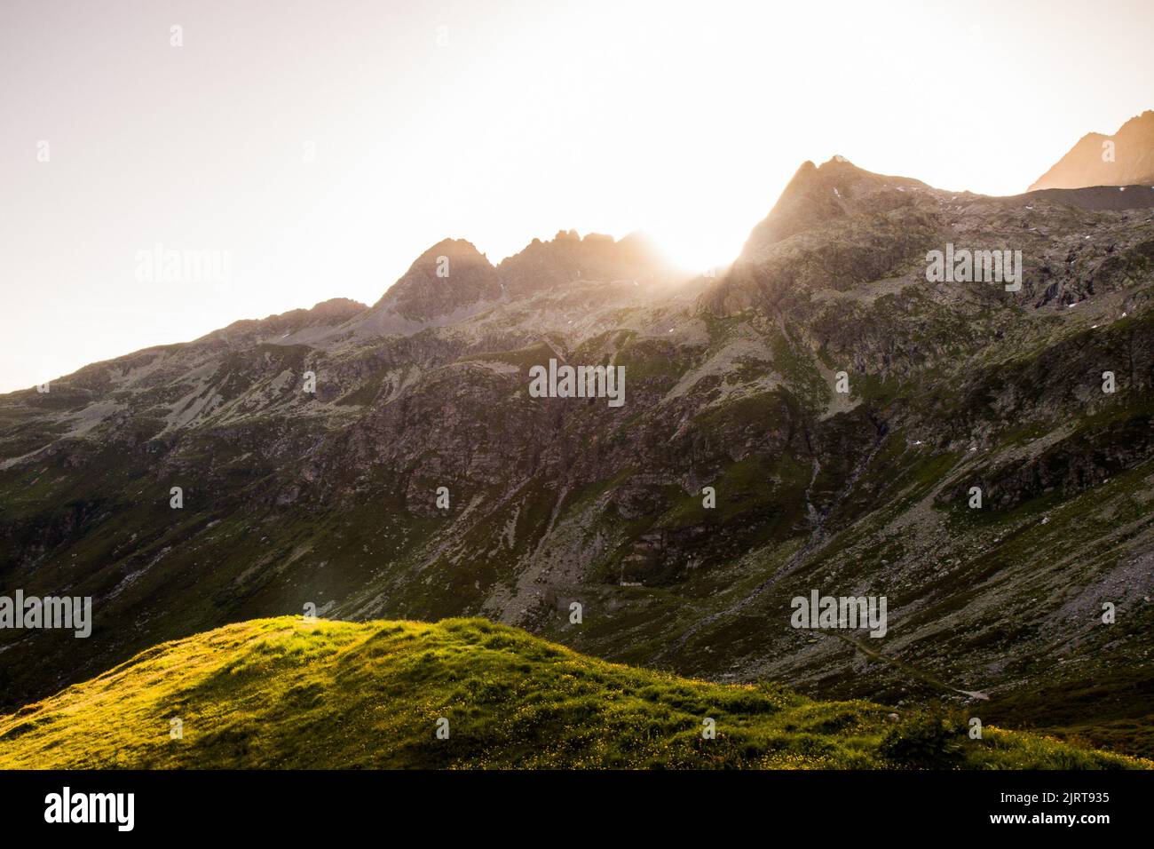 Le beau lever de soleil à Splugen Pass (Italie). Fond d'écran HD, 4K fond vert Banque D'Images