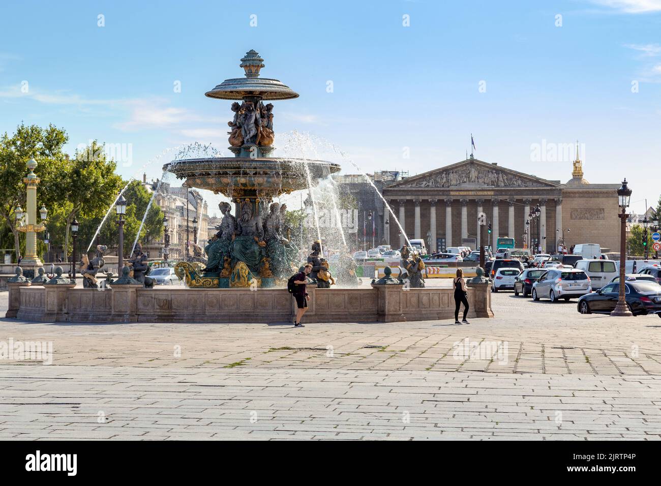 PARIS, FRANCE - 31 AOÛT 2019 : la fontaine des mers est l'une des deux fontaines de la place de la Concorde, qui symbolise l'esprit maritime de Banque D'Images