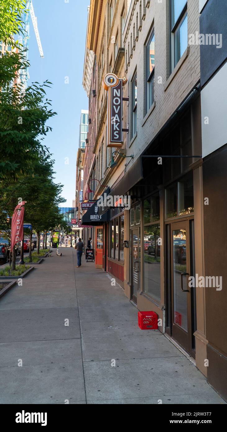 Une photo verticale d'une rue dans le centre-ville de Columbus, Ohio, États-Unis Banque D'Images