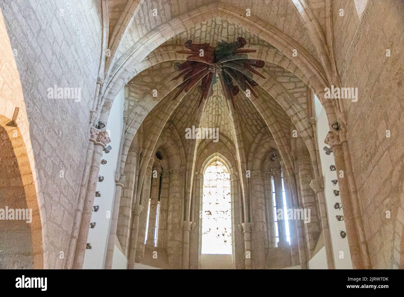 Ciudad Real, Espagne. Plafond avec dragons peints dans l'église Iglesia de Santiago (église Saint-Jacques), une église gothique romane construite au 13th siècle Banque D'Images