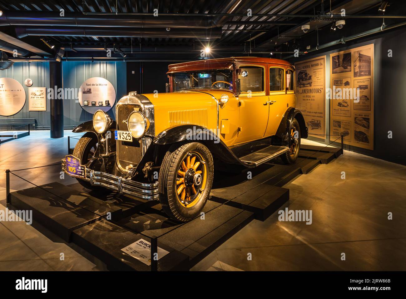 Série 116 de Buick : voiture rétro classique. Musée automobile de Riga. Riga, Lettonie, 17 août 2022 Banque D'Images