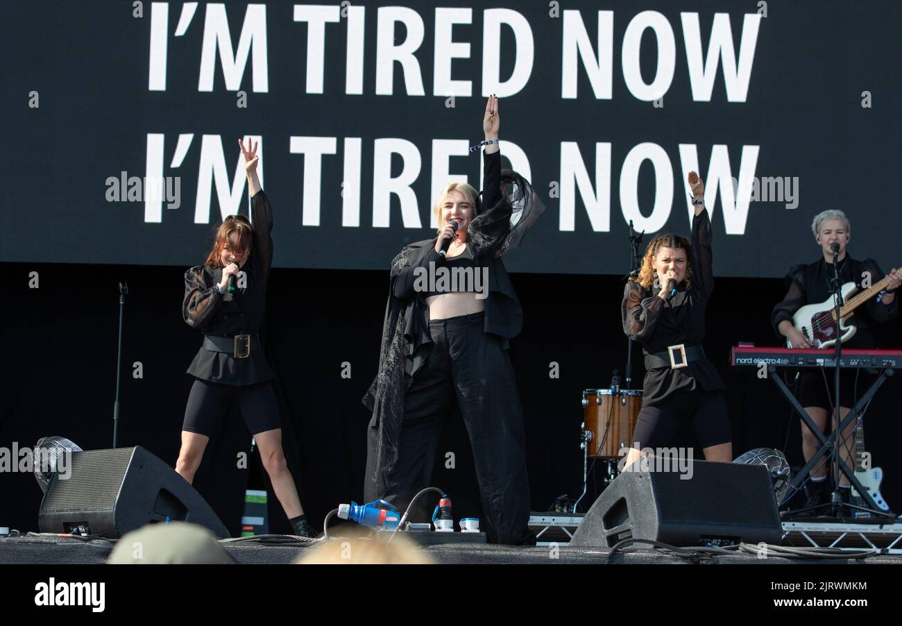 Self Esteem se exécutant au Victorious Festival 2022, Portsmouth, UK Credit: Charlie Raven/Alay Live News Banque D'Images