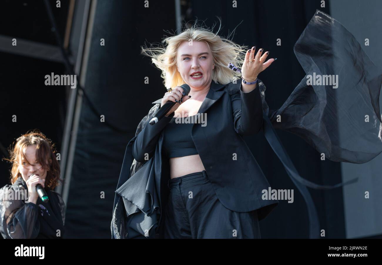 Self Esteem se exécutant au Victorious Festival 2022, Portsmouth, UK Credit: Charlie Raven/Alay Live News Banque D'Images