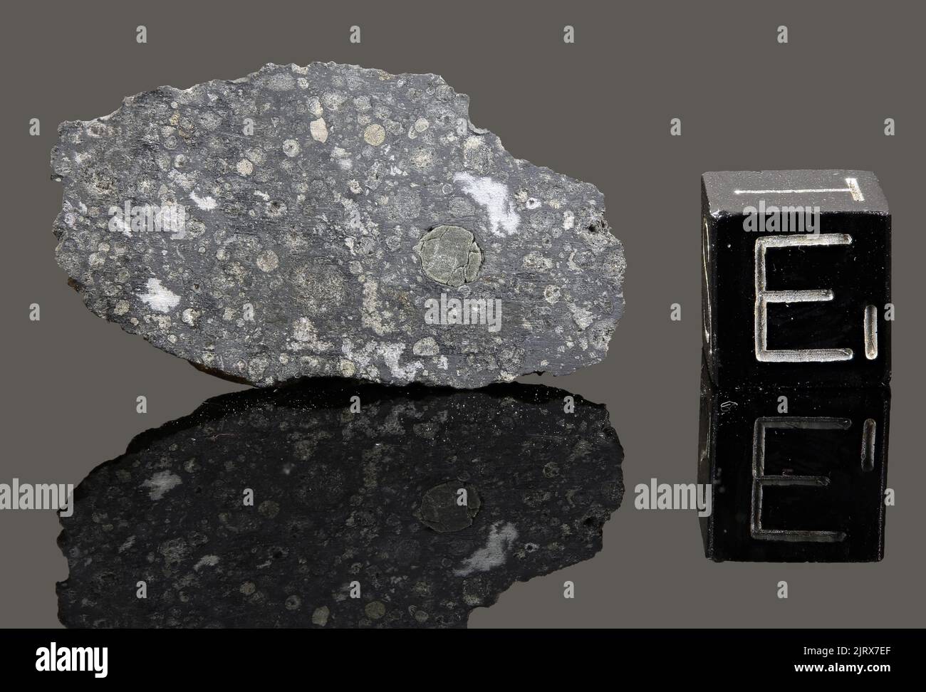 ALLENDE - Automne 8 février 1969, Chihuahua, Mexique. Chondrite carbonée CV3. Masse totale de 2 tonnes. Banque D'Images ALLENDE - Automne 8 février 1969, Chihuahua, Mexique. Chondrite carbonée CV3. Masse totale de 2 tonnes. Banque D'Images