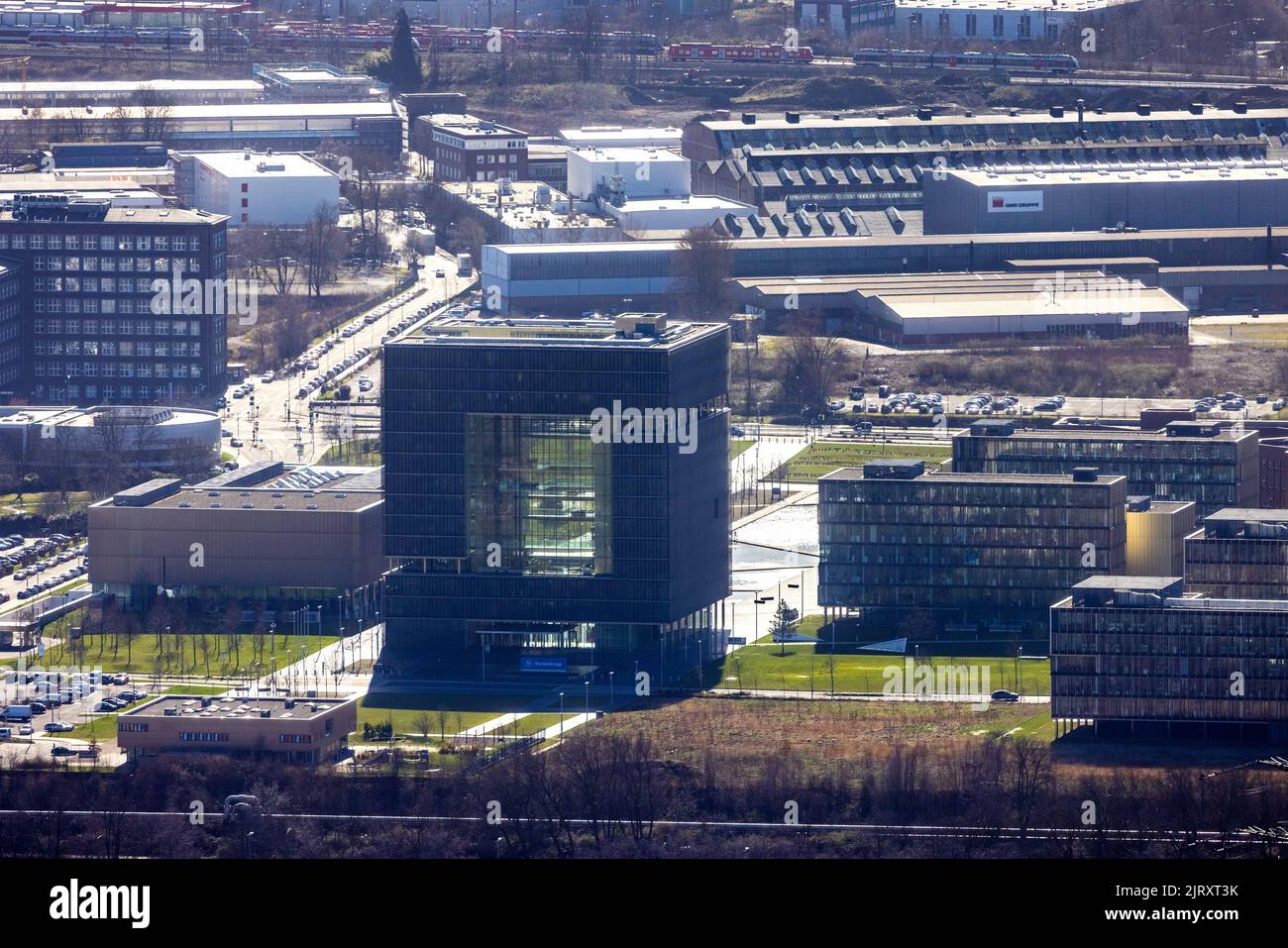 Vue aérienne, siège du groupe du quartier ThyssenKrupp dans le quartier ouest d'Essen, région de la Ruhr, Rhénanie-du-Nord-Westphalie, Allemagne, DE, Essen, Europe, comm Banque D'Images