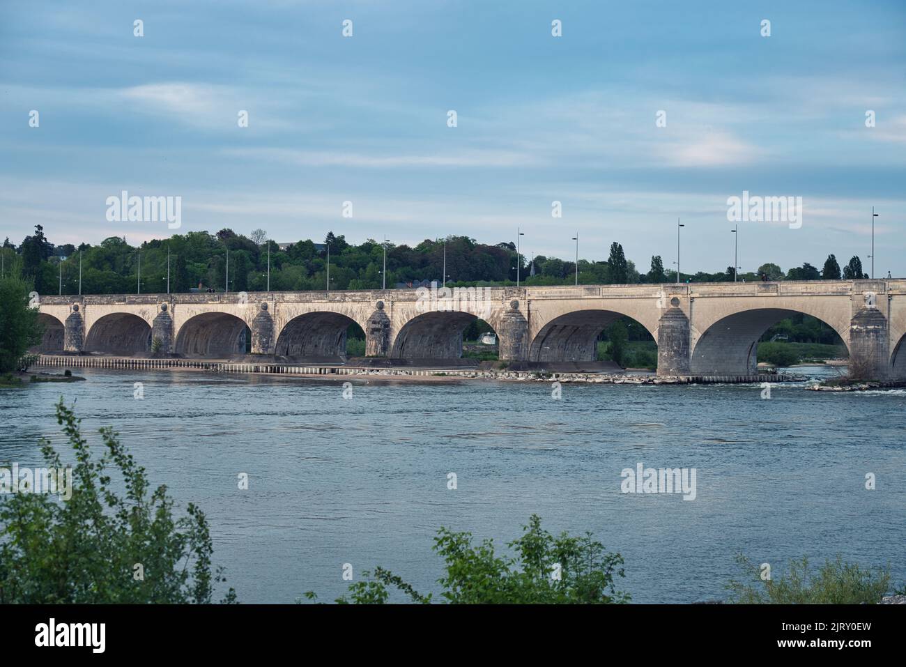 Photo du pont Wilson sur Tours France Banque D'Images