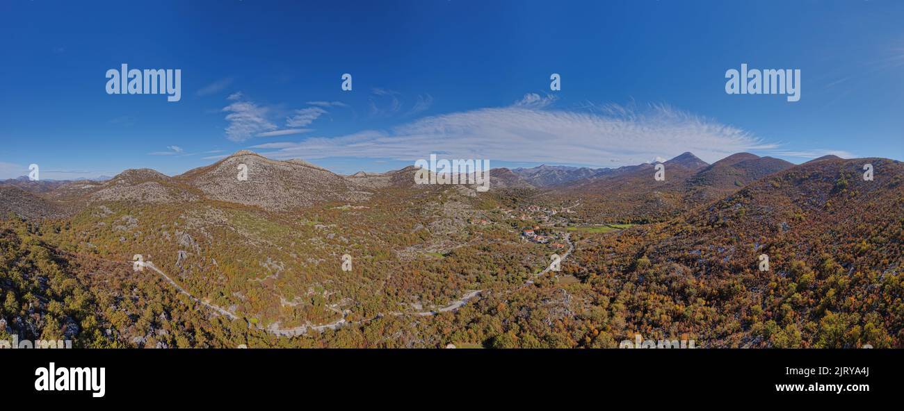 Vue aérienne du plateau dans l'arrière-pays de Konavle en Croatie Banque D'Images