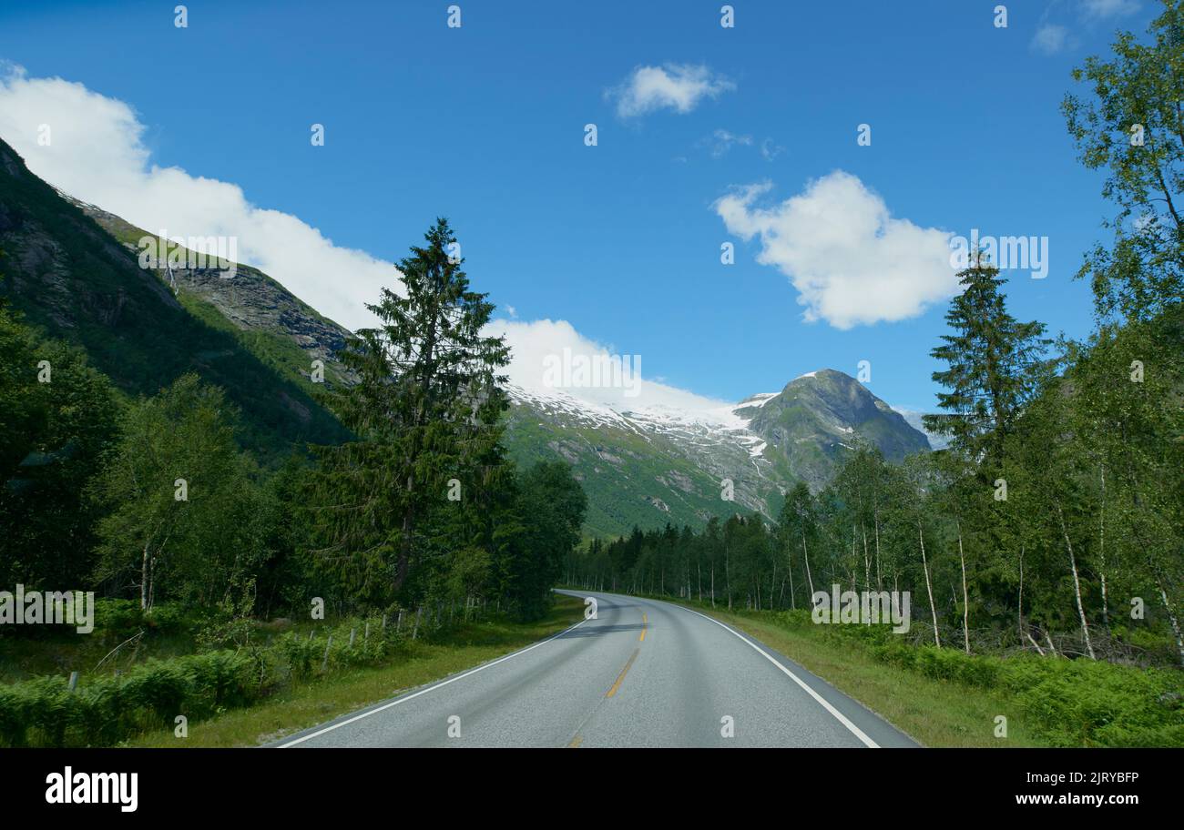 Glacier sur la route voyage Majestic magnifique neige paysage exploration Banque D'Images