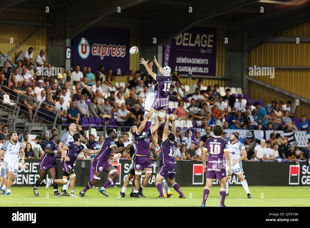 Angoulême, France. 26th août 2022. Eric Marks de vannes, Nicolas Martins d'Angoulême pendant le championnat de France Pro D2 match de rugby entre Soyaux-Angoulême XV et RC vannes sur 26 août 2022 au stade Chanzy d'Angoulême, France - photo Damien Kilani / DK Prod / DPPI crédit: DPPI Media / Alay Live News Banque D'Images