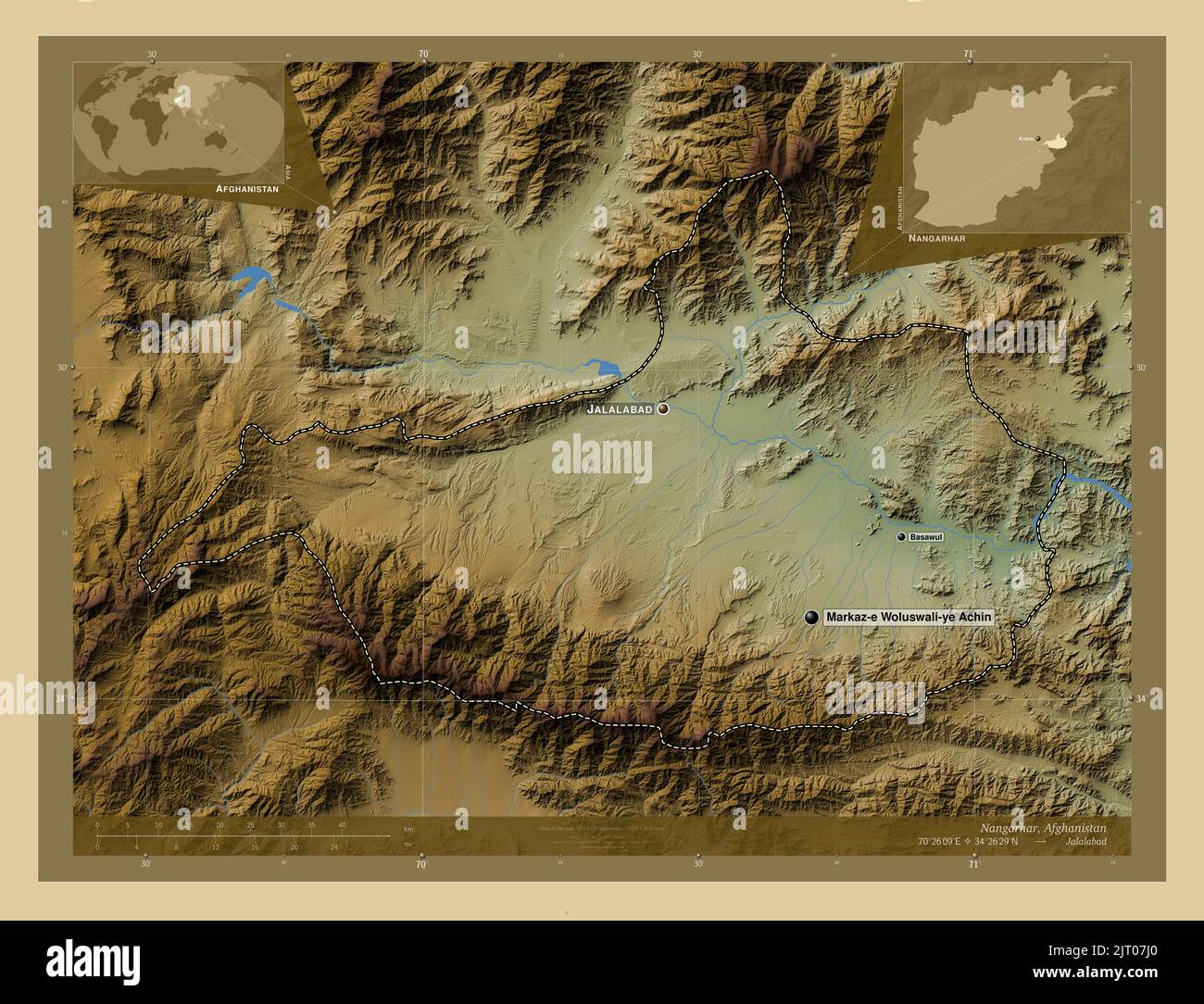 Nangarhar, province d'Afghanistan. Carte d'altitude en couleur avec lacs et rivières. Lieux et noms des principales villes de la région. Angle auxiliaire l Banque D'Images