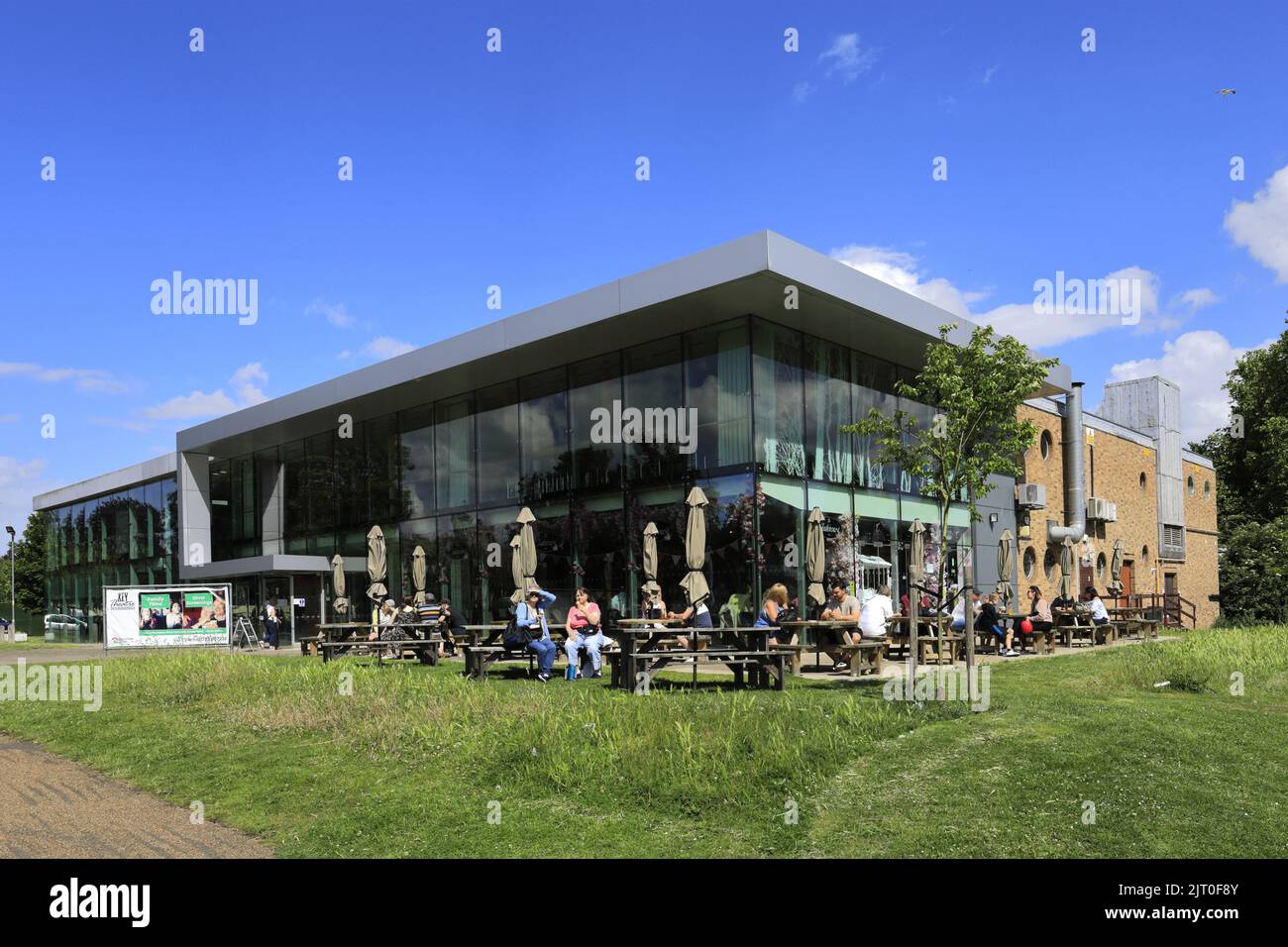 The Key Theatre, Peterborough Embankment, Peterborough City, Cambridgeshire, Angleterre,ROYAUME-UNI Banque D'Images