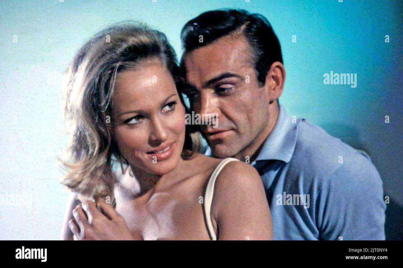 DR. NO 1962 United Artists film avec Sean Connery et Ursula Andress Banque D'Images