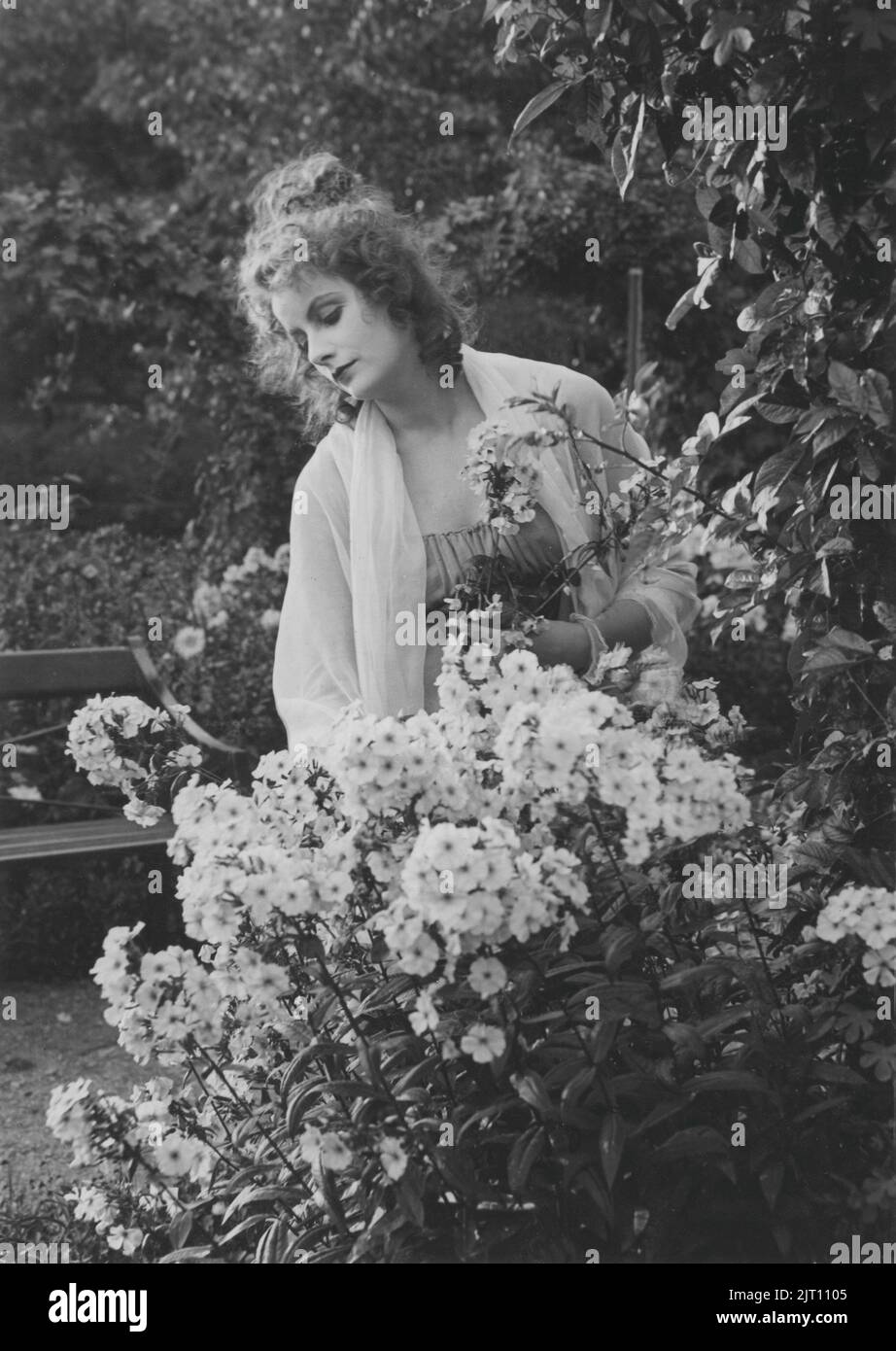 L'actrice suédoise Greta Garbo. 1905-1990. Actrice suédoise avec ses jours de gloire pendant les 1920s et 1930s. Elle a pris sa retraite de l'écran à l'âge de 35 ans après avoir agi dans 28 films. Photo en vedette dans le film Expiation of Gosta Berling de 1924 basé sur un roman de Selma Lagerlof. Banque D'Images