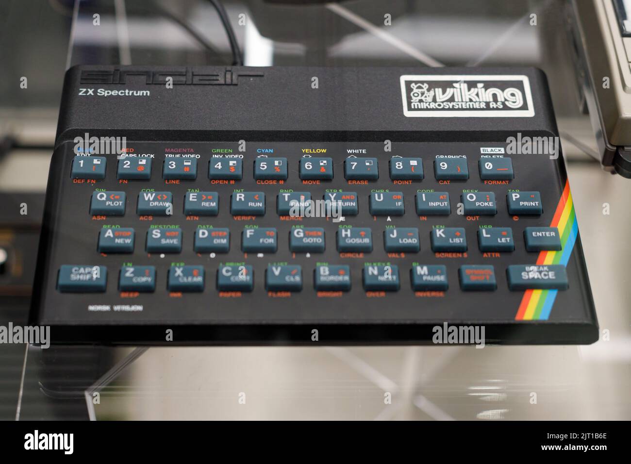 Oslo, Norvège. 01 mai 2022 : ancien ordinateur ZX SPECTRE VIKING au Musée de technologie d'Oslo. Banque D'Images