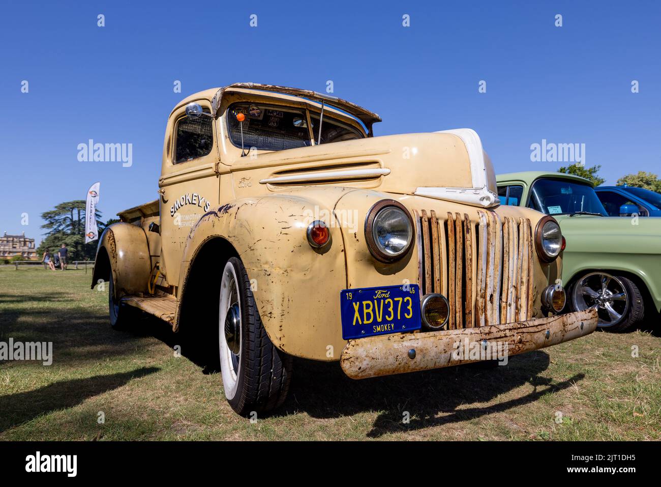 1946 Ford pick-up 'XBV 373' exposé au American Auto Club Rally of the Giants, tenu au Palais de Blenheim le 10th juillet 2022 Banque D'Images