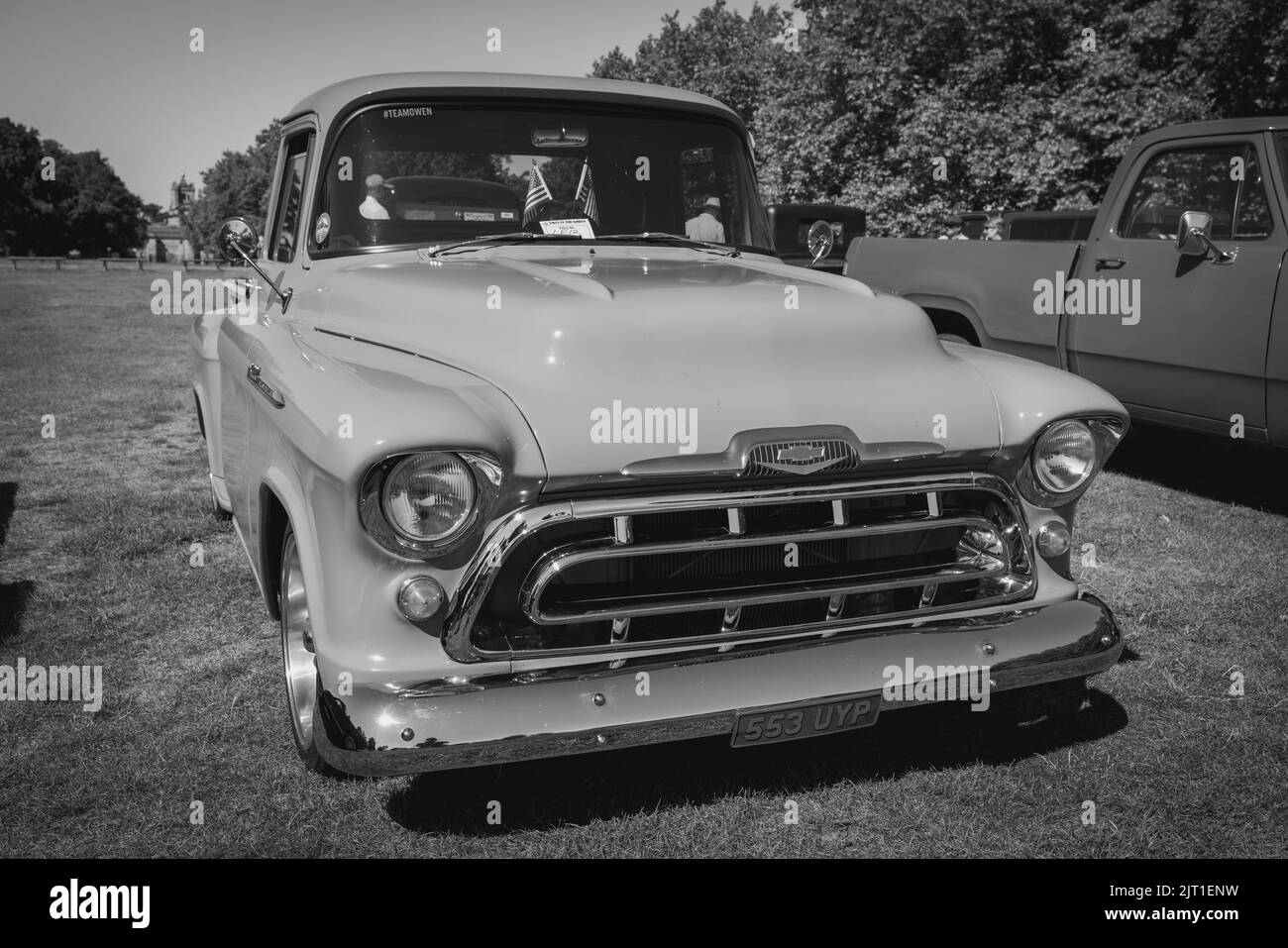 1957 Chevrolet Task Force ‘553 UYP’ en exposition au American Auto Club Rally of the Giants, tenu au Palais de Blenheim le 10th juillet 2022 Banque D'Images