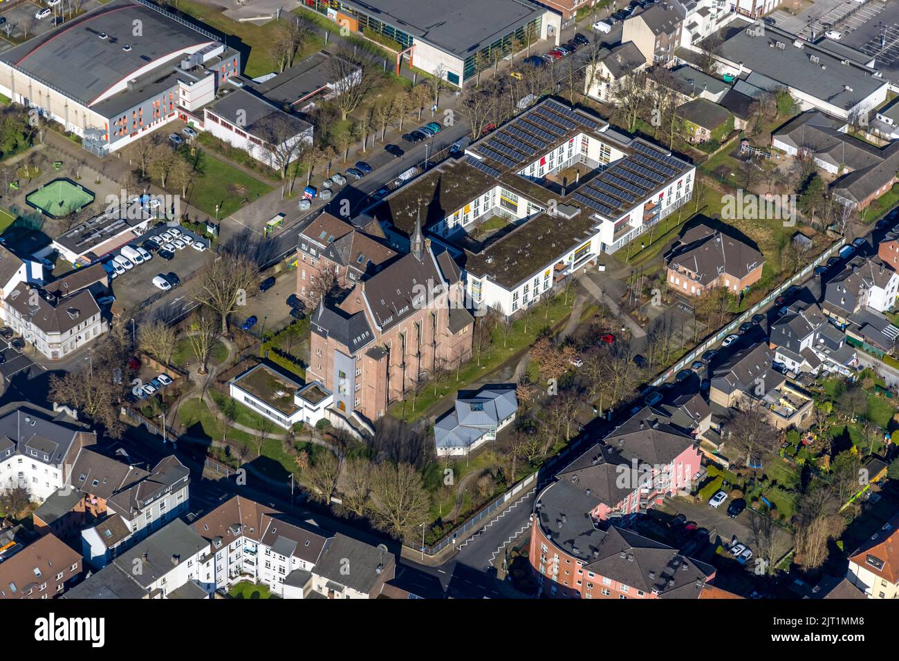 Vue aérienne, maison de retraite et de soins Vincenzhaus, Vincenzkirche, centre ville, Oberhausen, région de Ruhr, Rhénanie-du-Nord-Westphalie, Allemagne, retraite h Banque D'Images