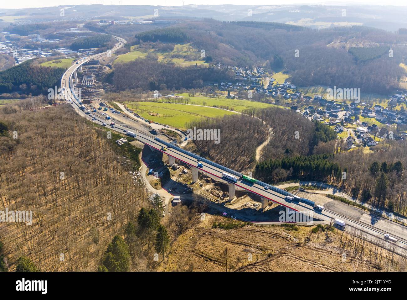 Pont d'autoroute Rälsbach de l'autoroute A45 Sauerlandrinie, chantier et nouvelle construction à côté du pont à bascule, pont de vallée Rinsdorf i Banque D'Images