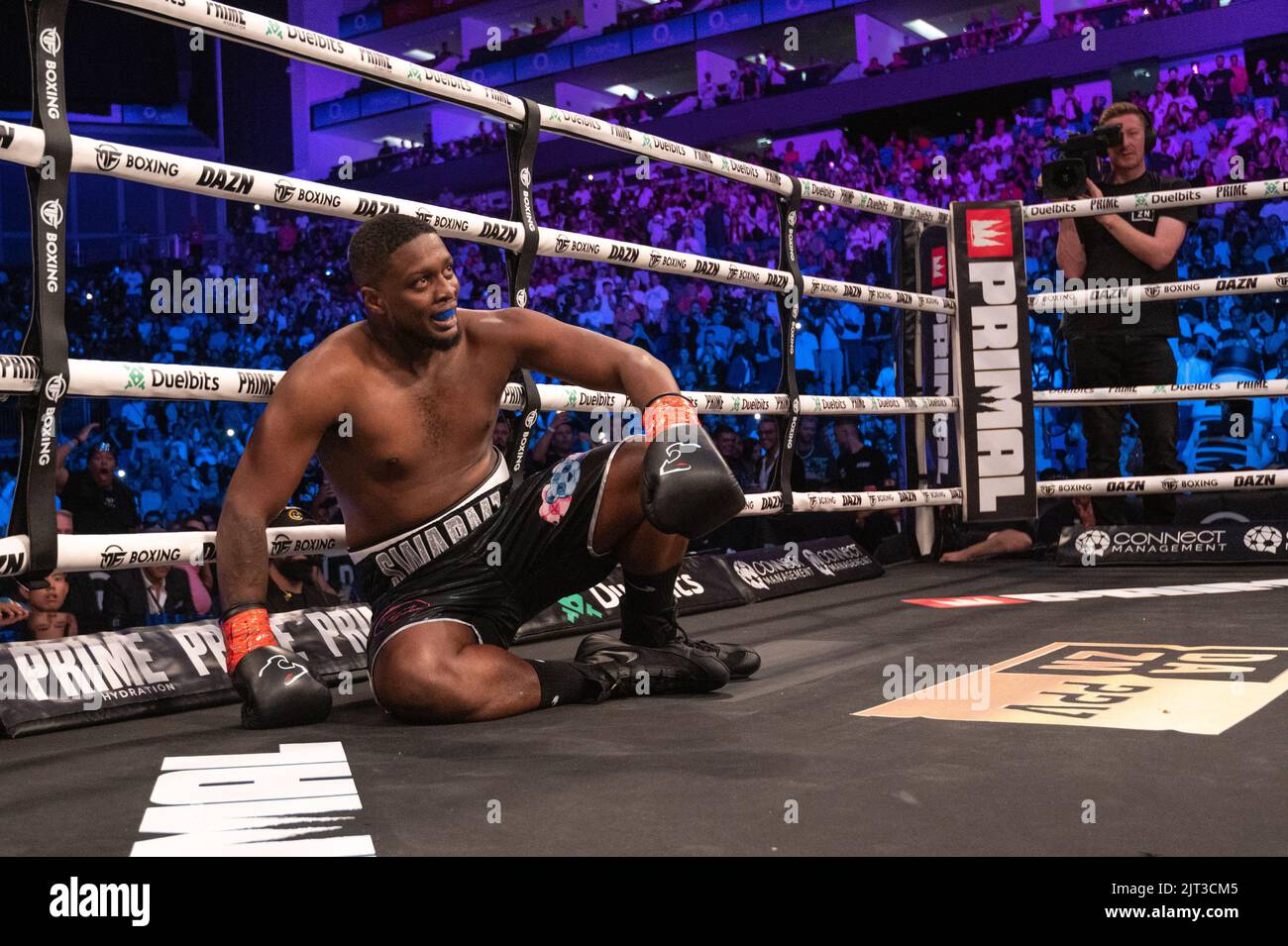 La personnalité de YouTube KSI et le rappeur Swarz lors de leur «deux combats en une nuit» croiserweight boxe combat. Banque D'Images