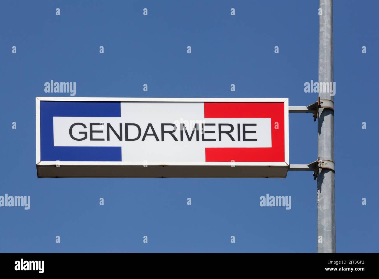 Signe de la gendarmerie française sur un poteau Banque D'Images