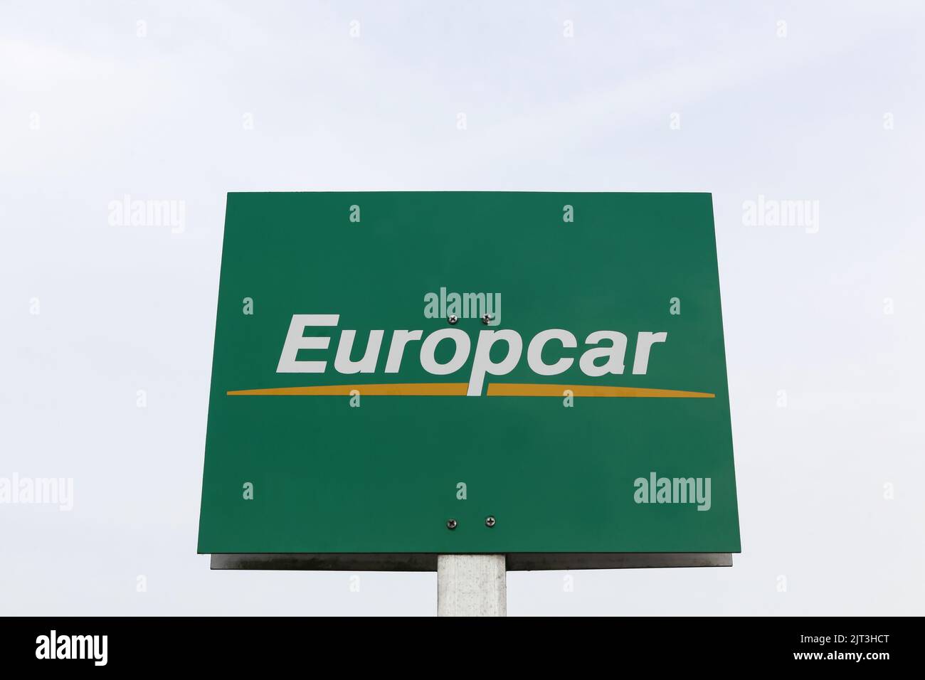 Tirstrup, Danemark - 15 octobre 2015 : logo Europcar sur un panneau. Europcar est une société française de location de voitures fondée en 1949 à Paris Banque D'Images