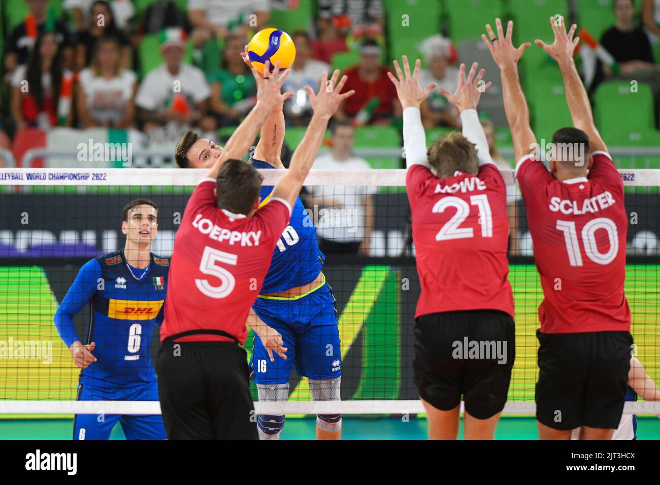 Yuri Romano (Italie), Eric Loeppky, Jackson Howe, Ryan Sclater (Canada). Championnat du monde de volleyball 2022. Banque D'Images